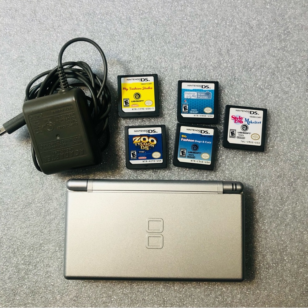 Nintendo DS Lite Silver Stylus,Charger,5 Games, Slot Cover Works And Tested EUC